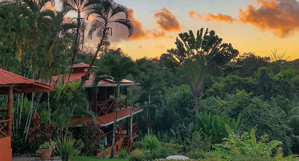 Las Caletas Lodge