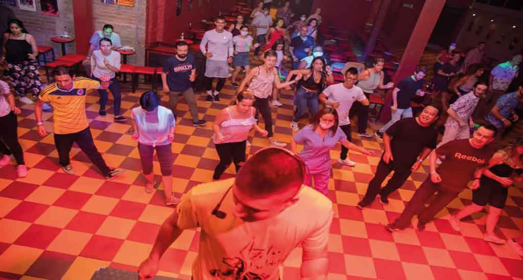 Salsa class